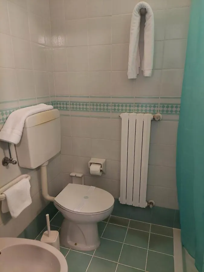Hotel La Passeggiata Desenzano del Garda 3*,  İtalya
